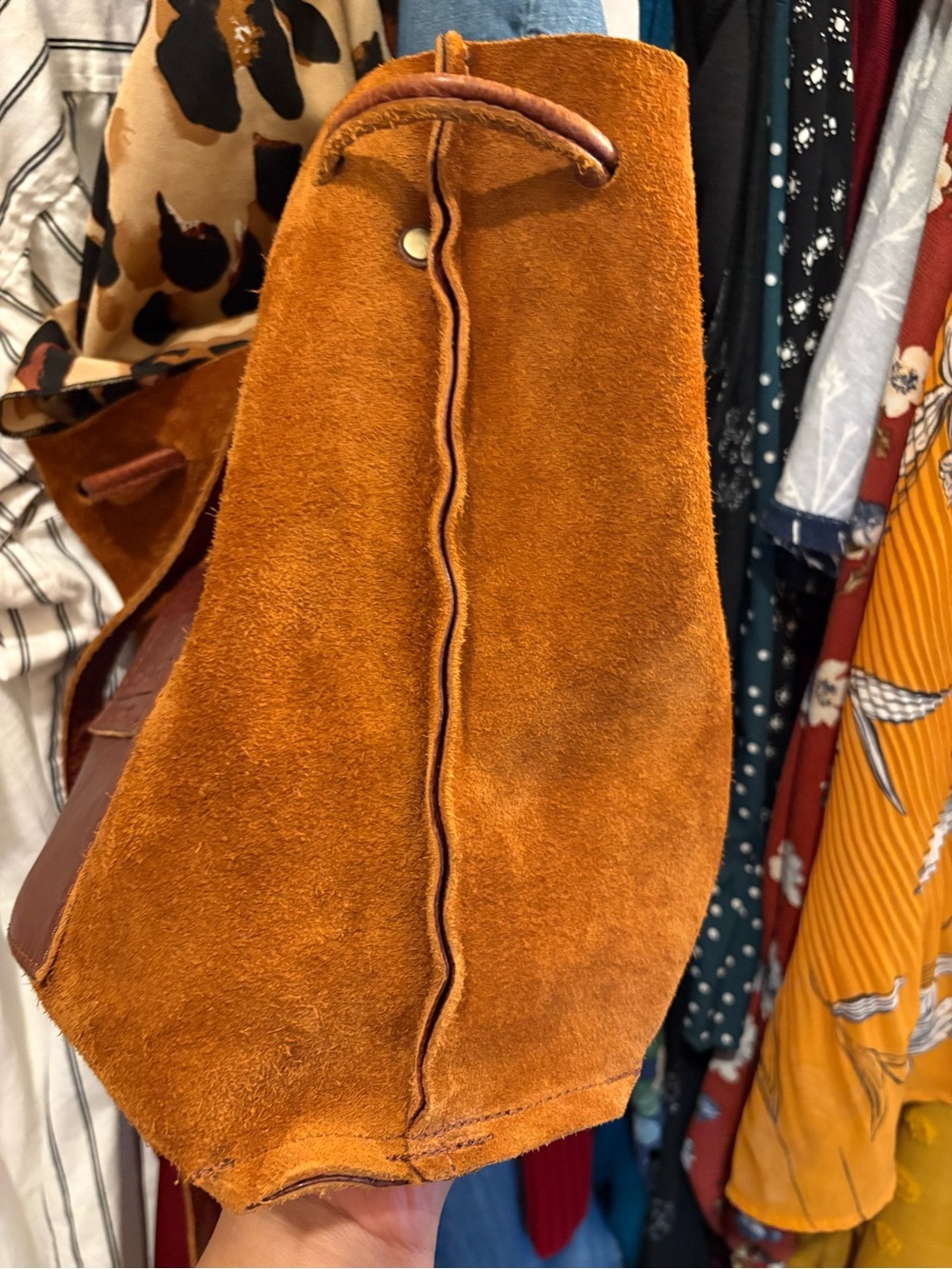 Portland Leather Goods | Large Bucket Bag | Nutmeg - Picture 15 of 17